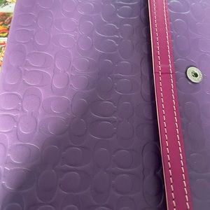 Coach picture holder